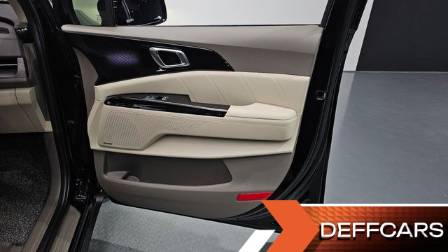 Kia CARNIVAL Gasoline 7-Seater Signature купить на сайте DeffCars