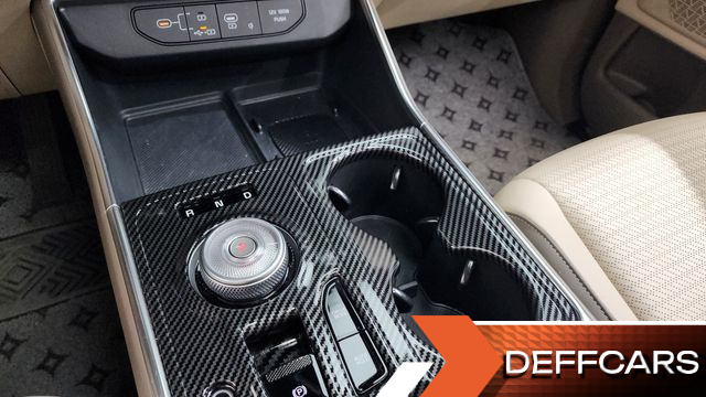 Kia CARNIVAL Gasoline 9-Seater Signature купить на сайте DeffCars