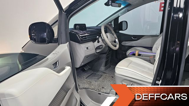 Hyundai STARIA 4WD Lounge 9-Seater Limousine купить на сайте DeffCars