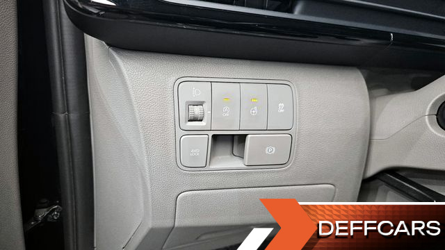 Hyundai STARIA 4WD Lounge 9-Seater Limousine купить на сайте DeffCars