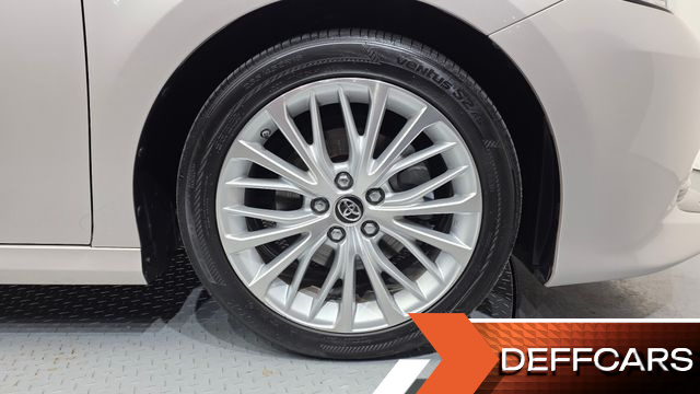Toyota CAMRY 2.5 XLE Hybrid купить на сайте DeffCars