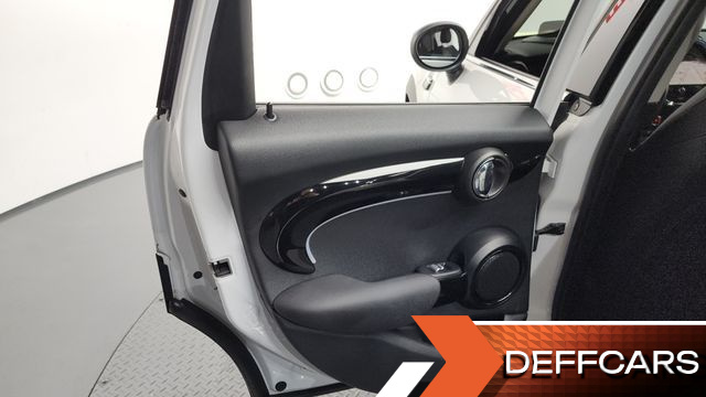 Mini COOPER 5Door Classic Third Generation купить на сайте DeffCars