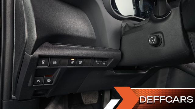 Toyota SIENNA 2.5 Hybrid 2WD купить на сайте DeffCars