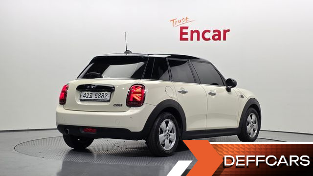 Mini COOPER 5Door Standard 3rd купить на сайте DeffCars
