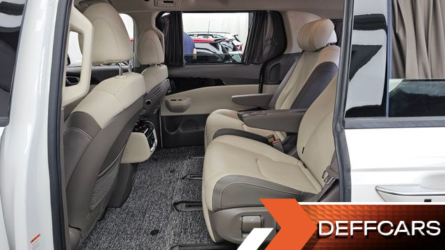 Kia CARNIVAL Gasoline 7-Seater Hi Limousine Signature купить на сайте DeffCars