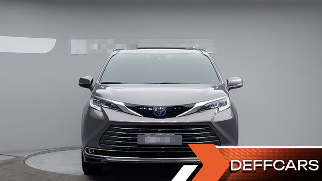 Toyota SIENNA 2.5 Hybrid 2WD купить на сайте DeffCars