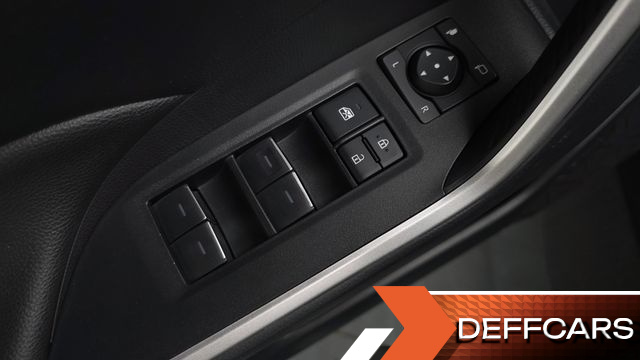 Toyota RAV4 2.5 2WD Hybrid XLE купить на сайте DeffCars