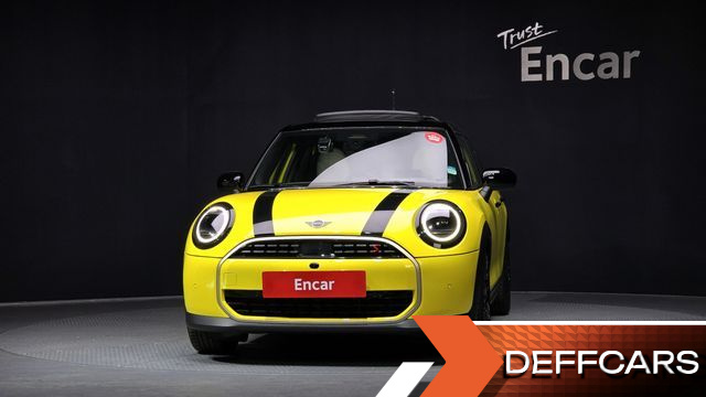 Mini COOPER 5 Door Favoured купить на сайте DeffCars