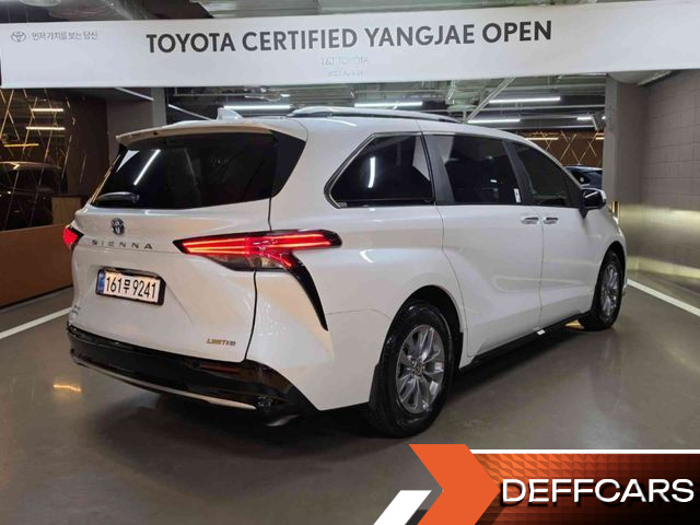 Toyota SIENNA 2.5 Hybrid AWD купить на сайте DeffCars