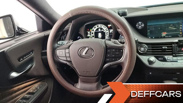 Lexus LS 3.5 Luxury AWD купить на сайте DeffCars