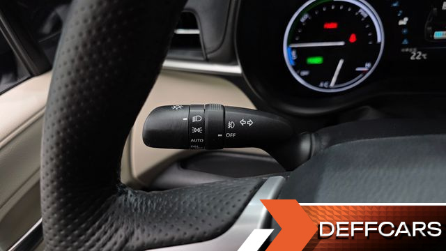 Toyota SIENNA 2.5 Hybrid AWD купить на сайте DeffCars