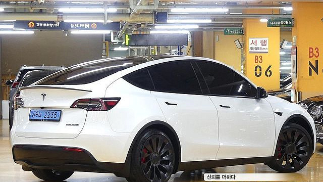 Tesla MODEL Y Performance купить на сайте DeffCars