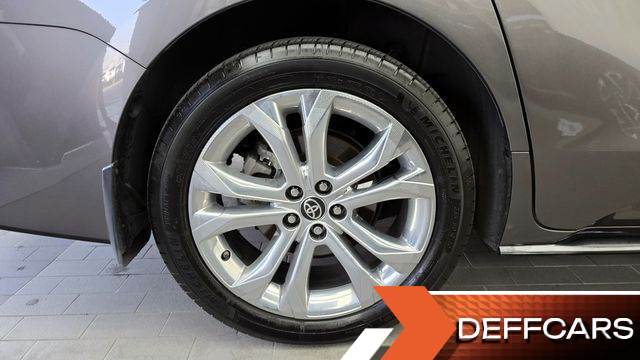 Toyota SIENNA 2.5 Hybrid 2WD купить на сайте DeffCars
