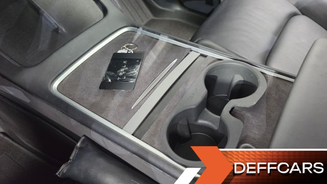 Tesla MODEL Y Long Range AWD купить на сайте DeffCars