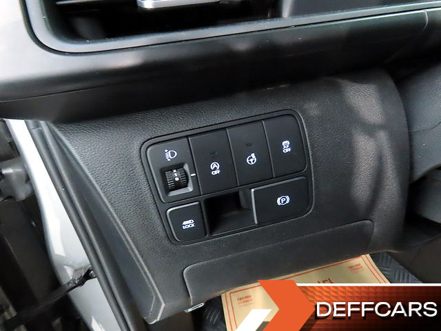 Hyundai STARIA 4WD Tourer 11-Seater Modern купить на сайте DeffCars
