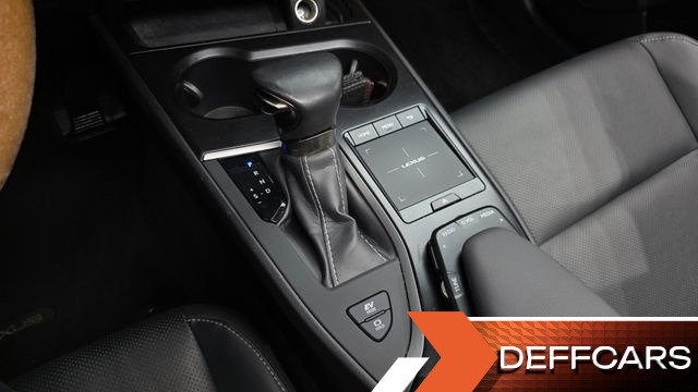 Lexus UX 2.0 2WD купить на сайте DeffCars