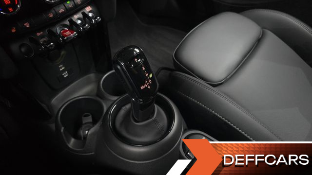 Mini COOPER 5Door Classic Launch Pack Third Generation купить на сайте DeffCars