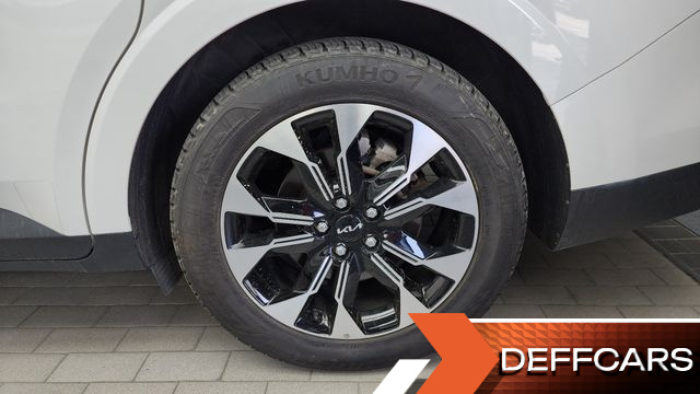 Kia CARNIVAL 9-Seater Signature купить на сайте DeffCars