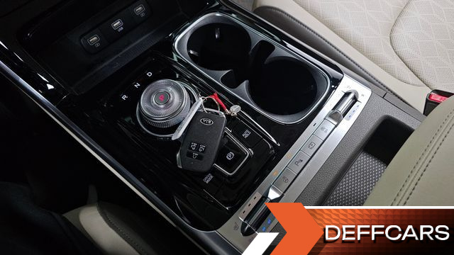 Kia CARNIVAL 9-Seater Noblesse купить на сайте DeffCars