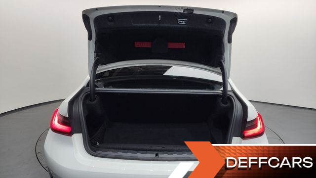 BMW 3-SERIES 330e Luxury купить на сайте DeffCars