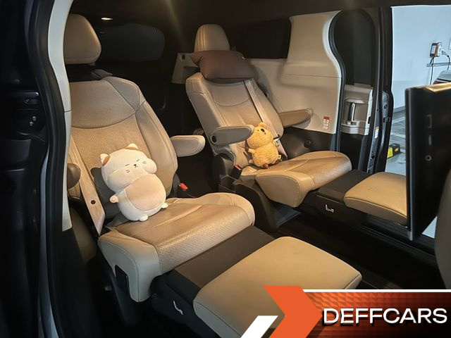 Toyota SIENNA 2.5 Hybrid 2WD купить на сайте DeffCars
