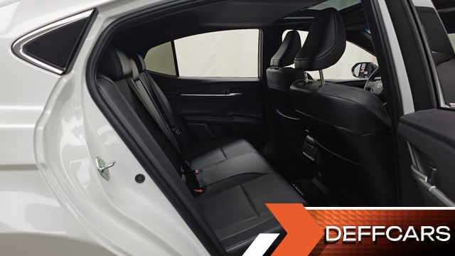 Toyota CAMRY 2.5 XLE Hybrid купить на сайте DeffCars
