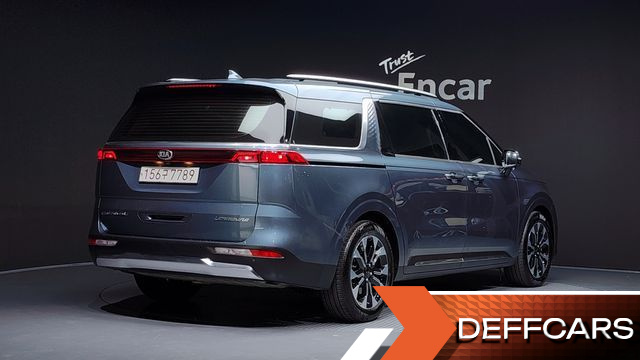Kia CARNIVAL Gasoline 7-Seater Signature купить на сайте DeffCars