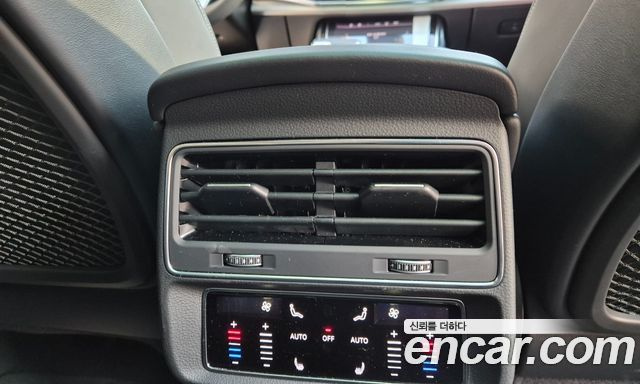 Audi Q8 55 TFSI Quattro Premium купить на сайте DeffCars