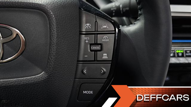 Toyota PRIUS 2.0 XLE AWD купить на сайте DeffCars