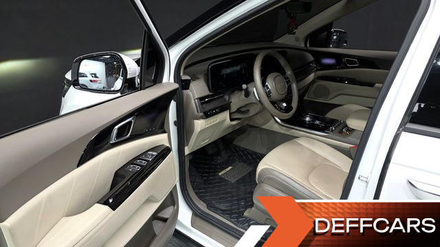 Kia CARNIVAL Gasoline 7-Seater Signature купить на сайте DeffCars