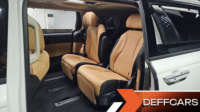Kia CARNIVAL Gasoline 7-Seater Signature купить на сайте DeffCars