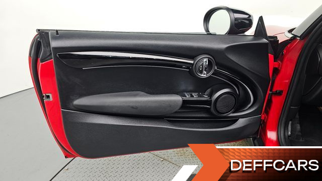 Mini COOPER CONVERTIBLE Classic Third Generation купить на сайте DeffCars