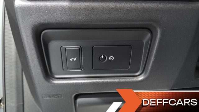 Land Rover DISCOVERY SPORT 2.0 TD4 HSE Luxury купить на сайте DeffCars