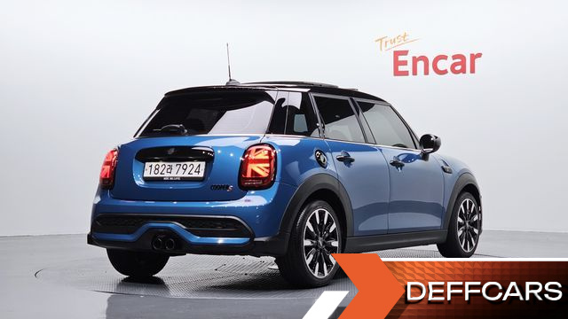 Mini COOPER 5Door Classic Third Generation купить на сайте DeffCars