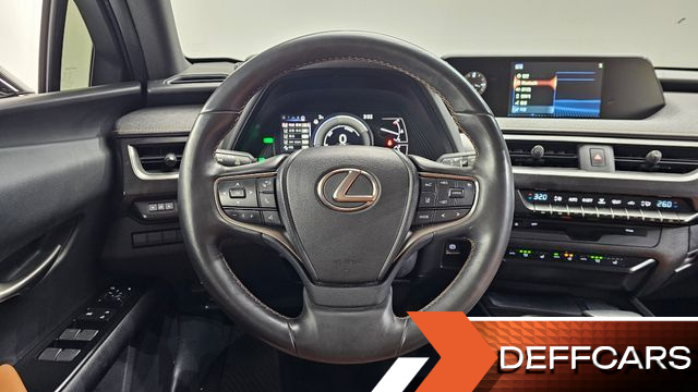 Lexus UX 2.0 2WD купить на сайте DeffCars