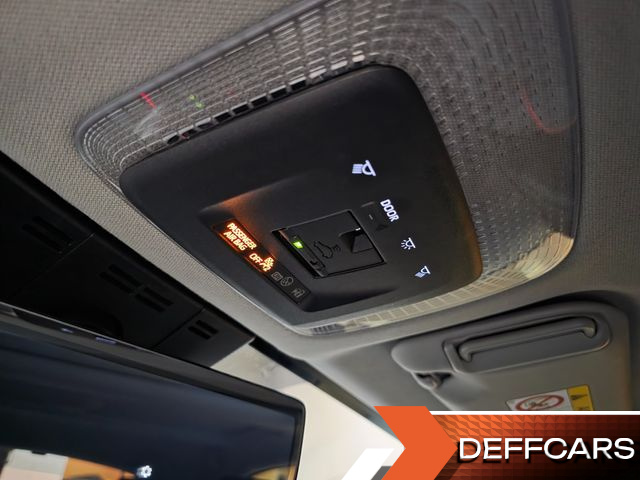 Toyota PRIUS 2.0 PHEV XSE купить на сайте DeffCars