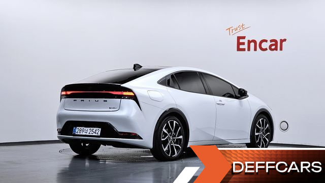 Toyota PRIUS 2.0 PHEV XSE купить на сайте DeffCars