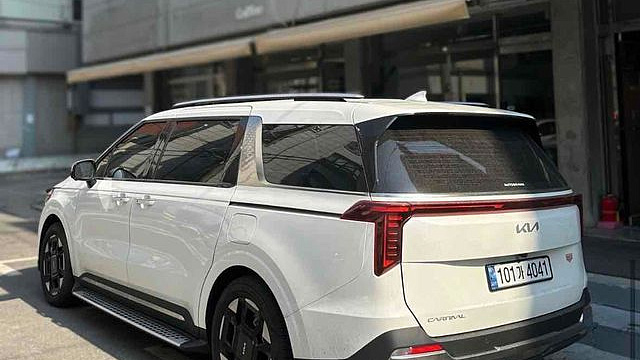Kia CARNIVAL 9-Seater Noblesse купить на сайте DeffCars