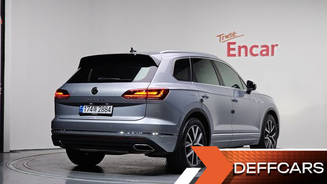 Volkswagen TOUAREG 3.0 TDI Prestige купить на сайте DeffCars
