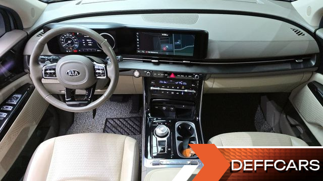 Kia CARNIVAL Gasoline 7-Seater Signature купить на сайте DeffCars