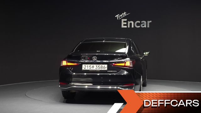 Lexus ES Luxury Plus купить на сайте DeffCars