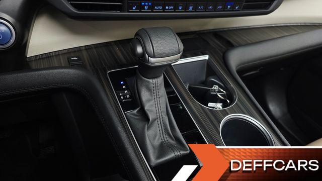Toyota SIENNA 2.5 Hybrid AWD купить на сайте DeffCars
