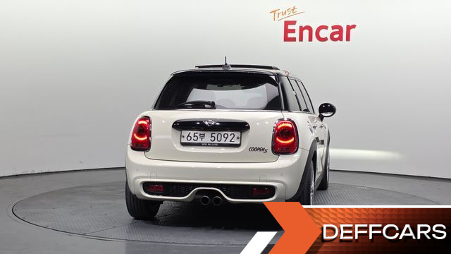 Mini COOPER 5Door Standard 3rd купить на сайте DeffCars
