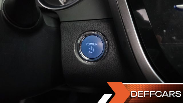 Toyota CAMRY 2.5 XLE Hybrid купить на сайте DeffCars