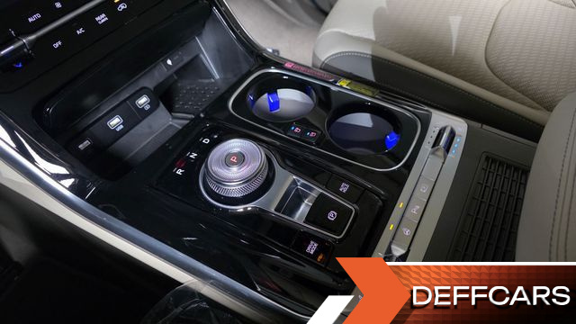 Kia CARNIVAL Gasoline 4-Seater Hi-Limousine Signature купить на сайте DeffCars