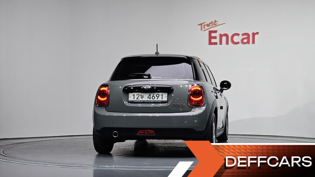 Mini COOPER 5Door Standard 3rd купить на сайте DeffCars