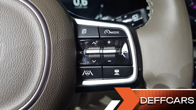 Kia CARNIVAL Gasoline 9-Seater Signature купить на сайте DeffCars