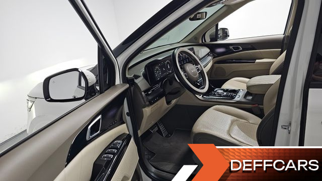 Kia CARNIVAL Gasoline 7-Seater Signature купить на сайте DeffCars
