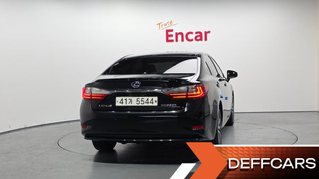 Lexus ES Supreme+ XV60 купить на сайте DeffCars