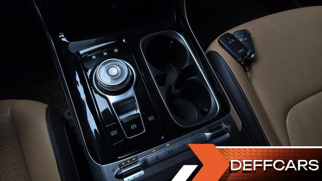 Kia CARNIVAL 9-Seater Signature купить на сайте DeffCars